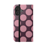 Cover portafoglio in pelle vegana per iPhone 17 – Design a pois Polka Dot rosa prugna