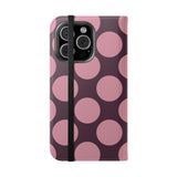 Cover portafoglio in pelle vegana per iPhone 16 Pro – Design a pois Polka Dot rosa prugna
